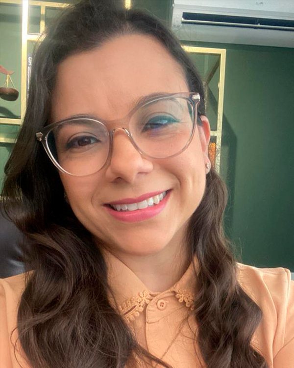 Elis Formiga Lucena
